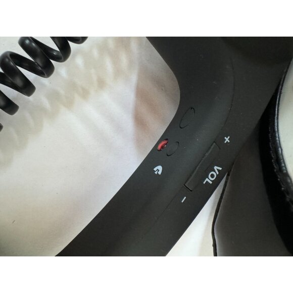 Retro Black & White Telephone Handbag With Heart Dial & Functional Cord - Picture 11 of 16